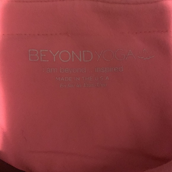 Beyond Yoga sports bra/crop - Picture 7 of 8